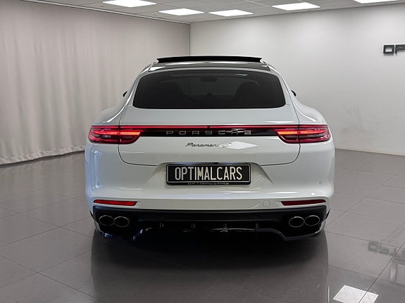 Porsche Panamera 4S 18 of 19