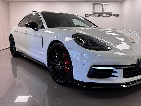 Porsche Panamera 4S 2 of 19