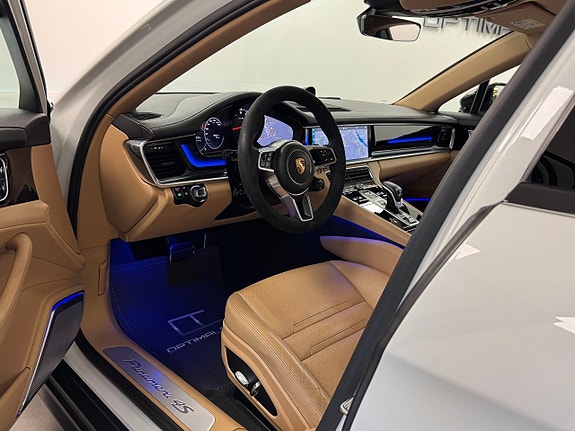 Porsche Panamera 4S 5 of 19