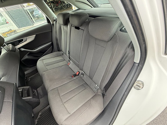 Audi A4 10 of 15