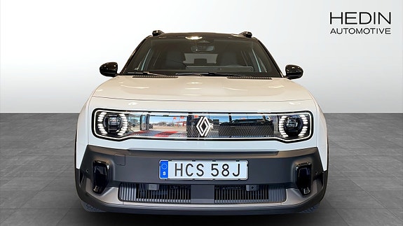 Renault 4 E-Tech 8 of 12