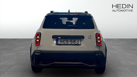Renault 4 E-Tech 7 of 12