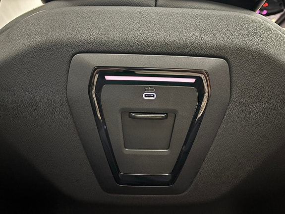 BMW i5 12 of 25