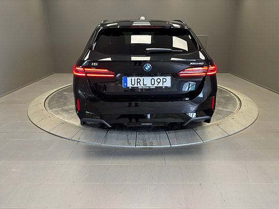 BMW i5 4 of 25