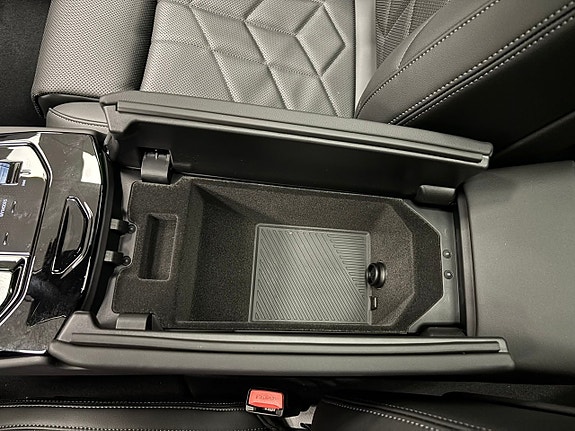 BMW i5 25 of 25