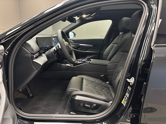 BMW i5 16 of 25