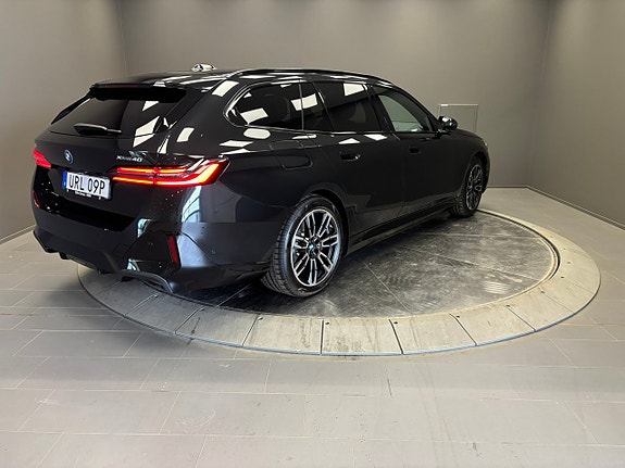 BMW i5 5 of 25