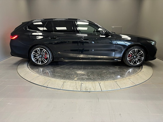BMW i5 6 of 25