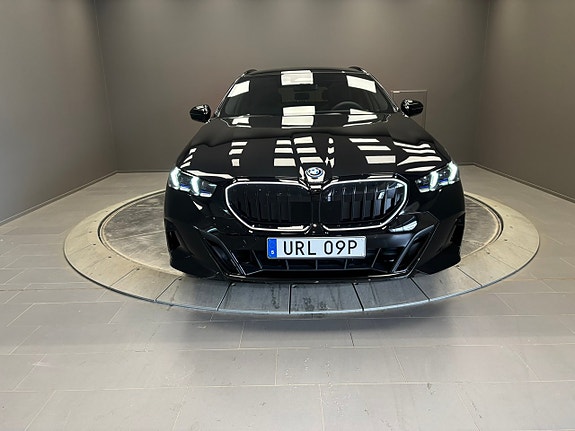 BMW i5 8 of 25