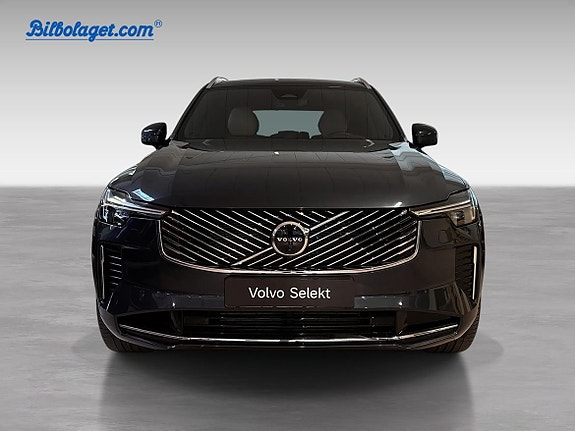 Volvo XC90 3 of 16