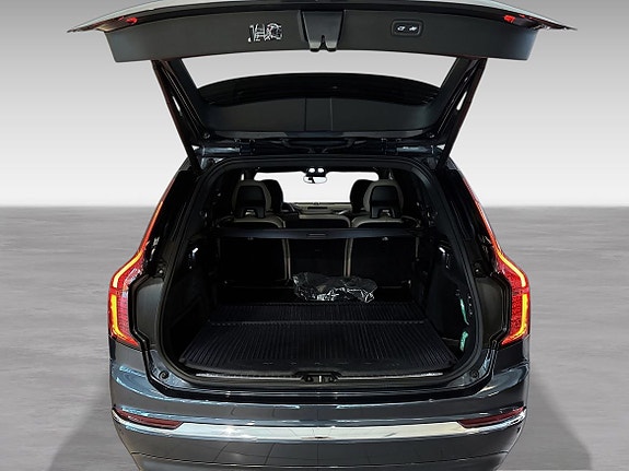 Volvo XC90 14 of 16