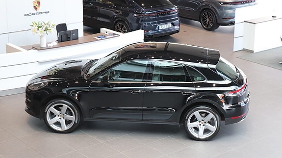 Porsche Macan 4 of 10