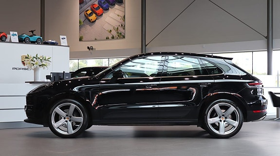 Porsche Macan 6 of 10