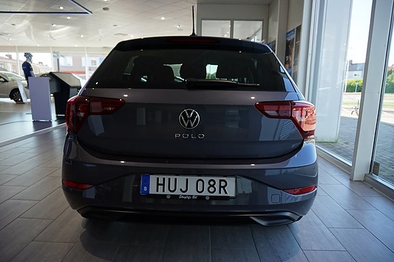 Volkswagen Polo 2 of 3