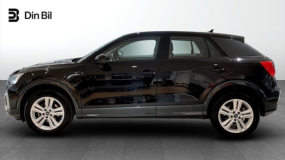 Audi Q2 2 of 12