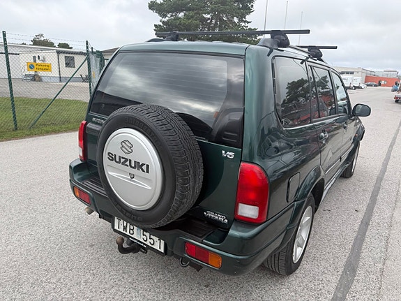Suzuki Grand Vitara 7 of 27