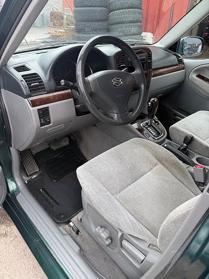 Suzuki Grand Vitara 14 of 27