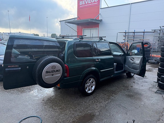 Suzuki Grand Vitara 27 of 27