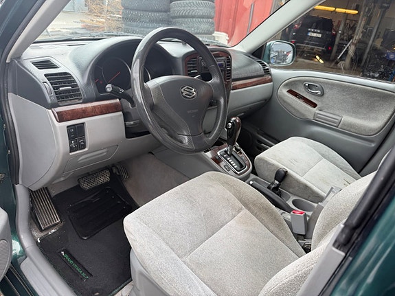 Suzuki Grand Vitara 13 of 27