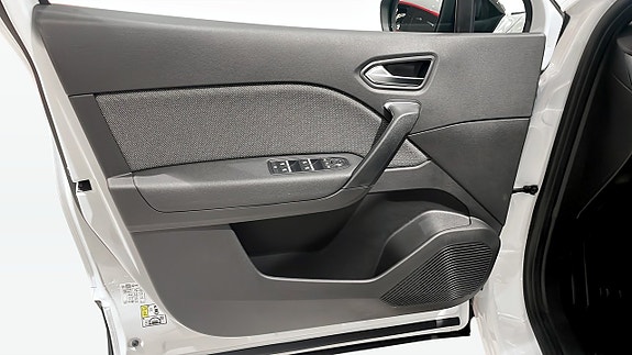 Renault Captur 11 of 14