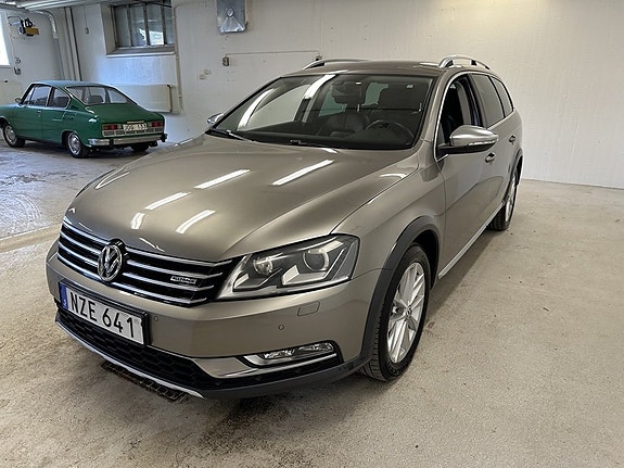 Volkswagen Passat Alltrack 6 of 16
