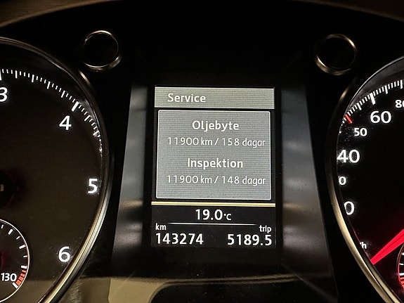 Volkswagen Passat Alltrack 13 of 16