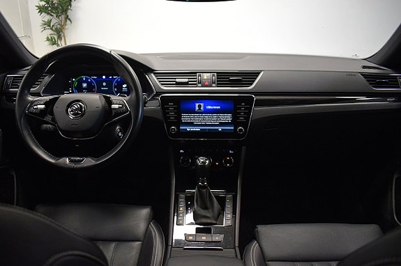 Skoda Superb 10 of 30