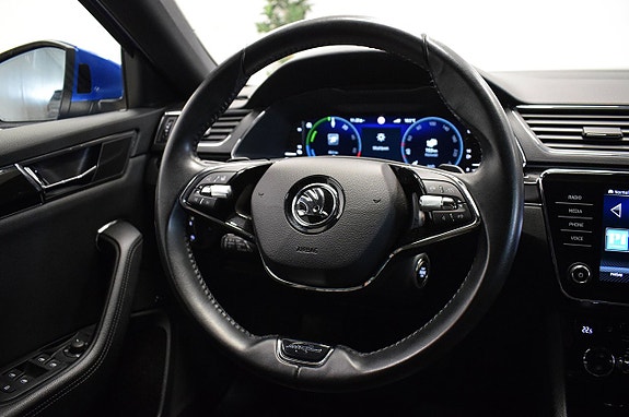 Skoda Superb 11 of 30