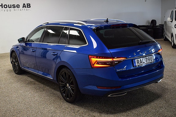 Skoda Superb 7 of 30