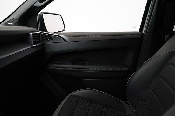 Volkswagen Amarok 18 of 27