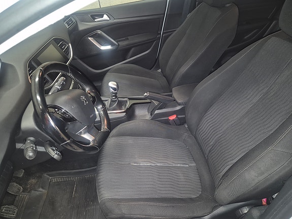 Peugeot 308 SW 4 of 4