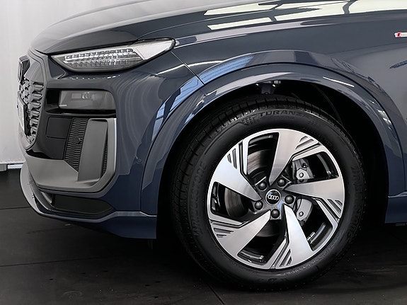 Audi Q6 e-tron 6 of 16