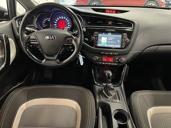 Kia Ceed 12 of 22