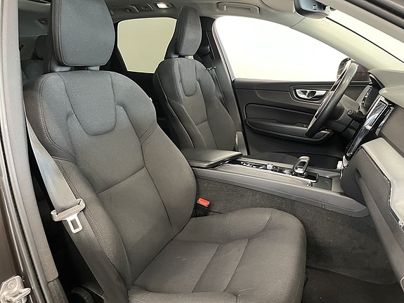 Volvo XC60 16 of 26
