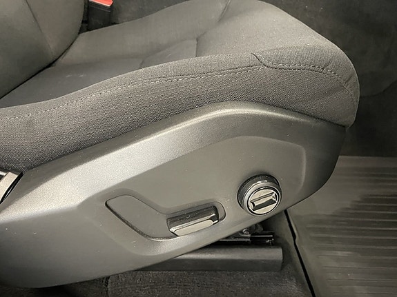 Volvo XC60 18 of 26