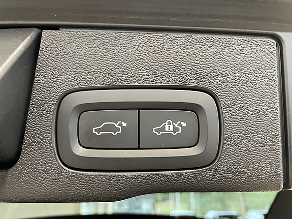 Volvo XC60 10 of 26