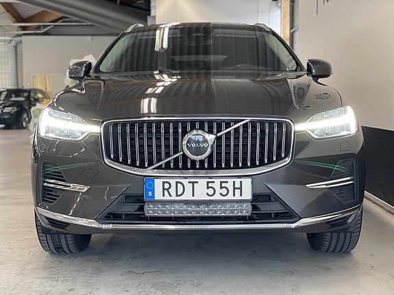 Volvo XC60 3 of 26