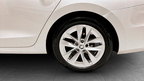 Skoda Octavia 6 of 12