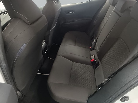 Toyota Corolla 8 of 18
