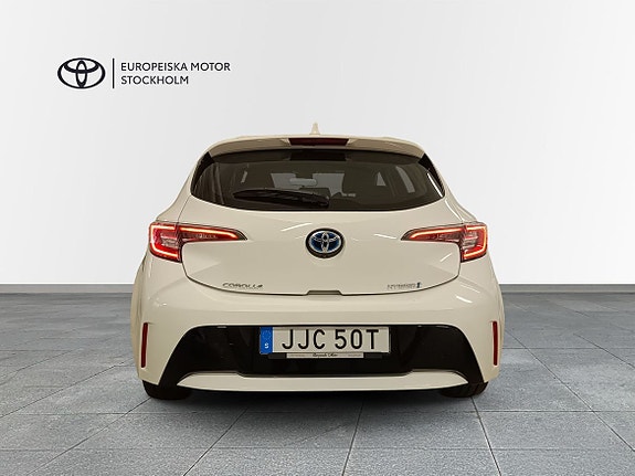 Toyota Corolla 5 of 18