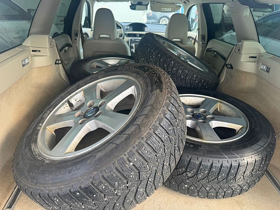 Volvo XC70 9 of 16