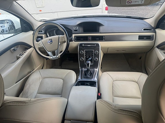 Volvo XC70 5 of 16