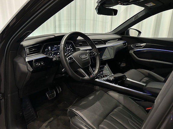 Audi Q8 e-tron 11 of 19
