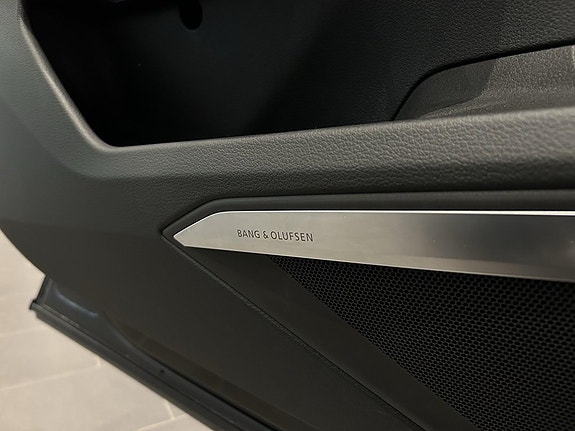 Audi Q8 e-tron 13 of 19