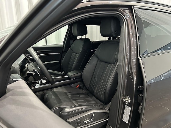 Audi Q8 e-tron 6 of 19