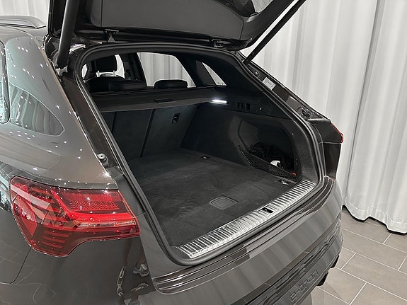 Audi Q8 e-tron 4 of 19