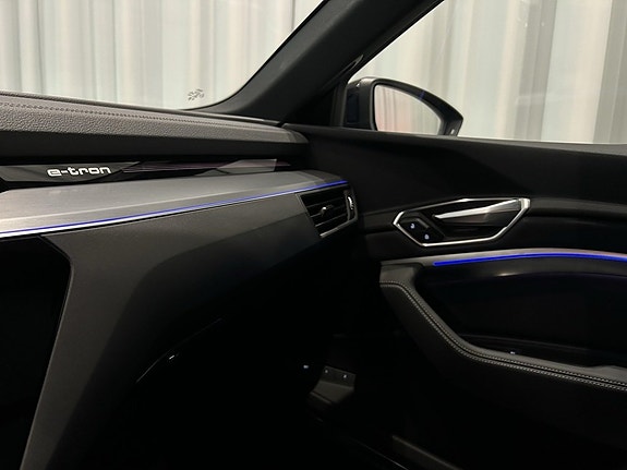 Audi Q8 e-tron 18 of 19