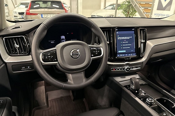 Volvo XC60 10 of 27