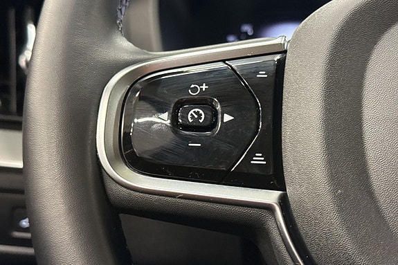 Volvo XC60 12 of 27