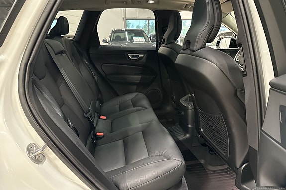 Volvo XC60 23 of 27
